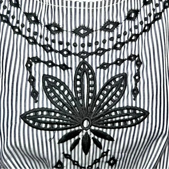 Signature Studio railroad striped, embroidered, sleeveless shirt with waist tie - Picture 7 of 9